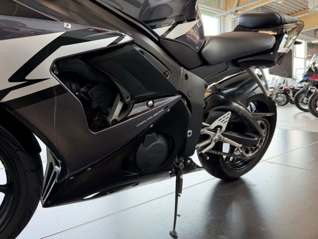 Yamaha YZF-R6 2005 