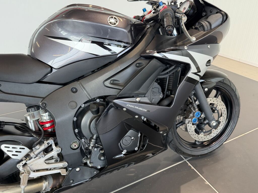 Yamaha YZF-R6 2005 