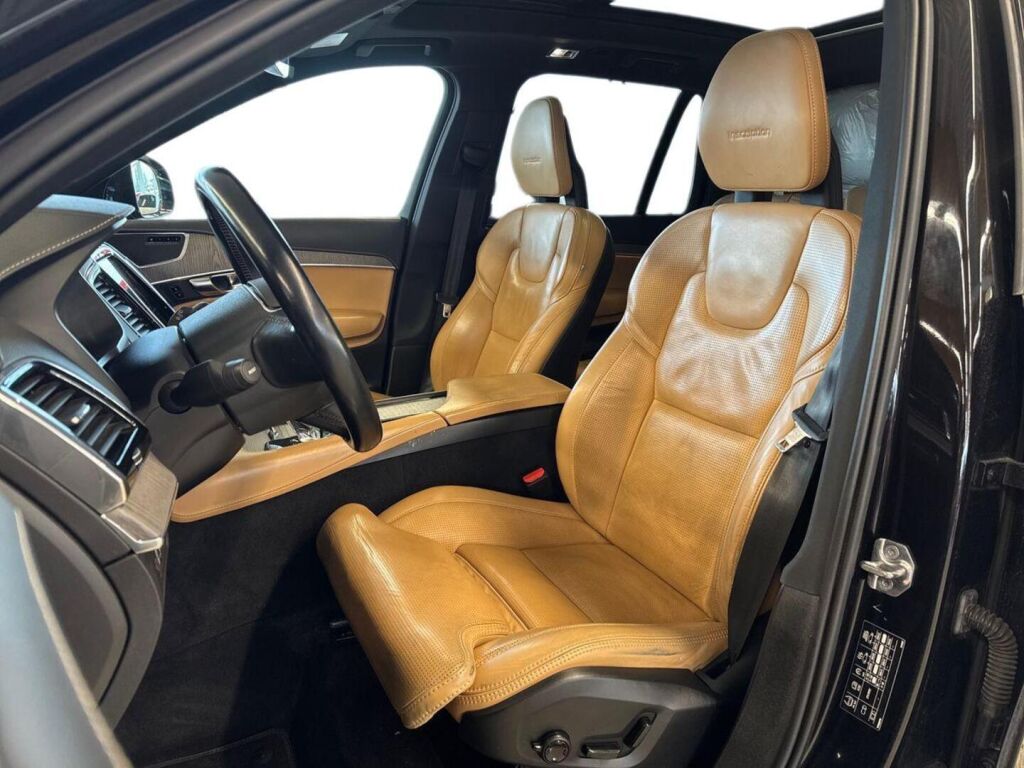 Volvo XC90 2020 Musta