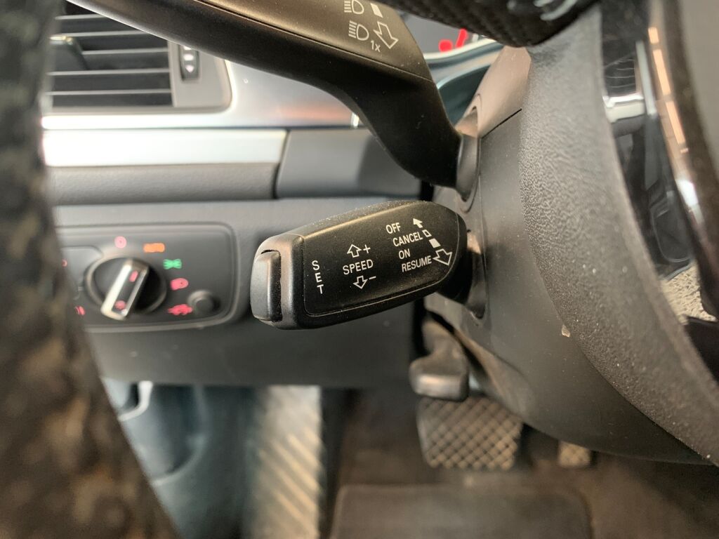 Audi A6 2012 Musta