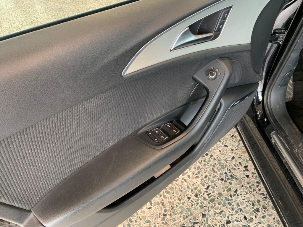 Audi A6 2012 Musta