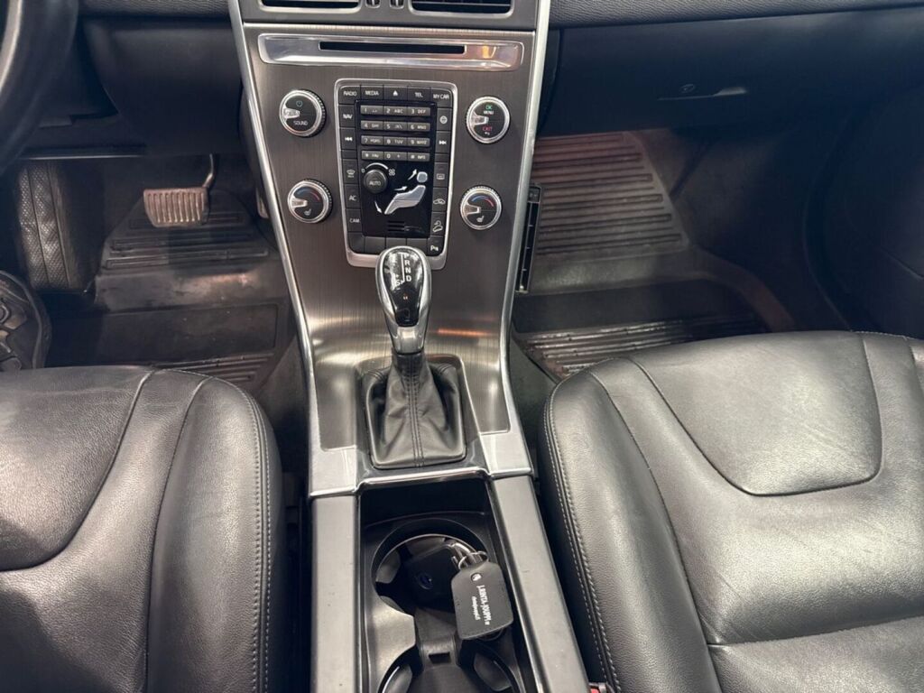 Volvo XC60 2014 Musta