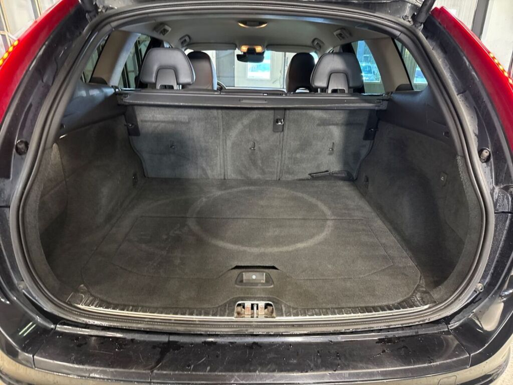 Volvo XC60 2014 Musta