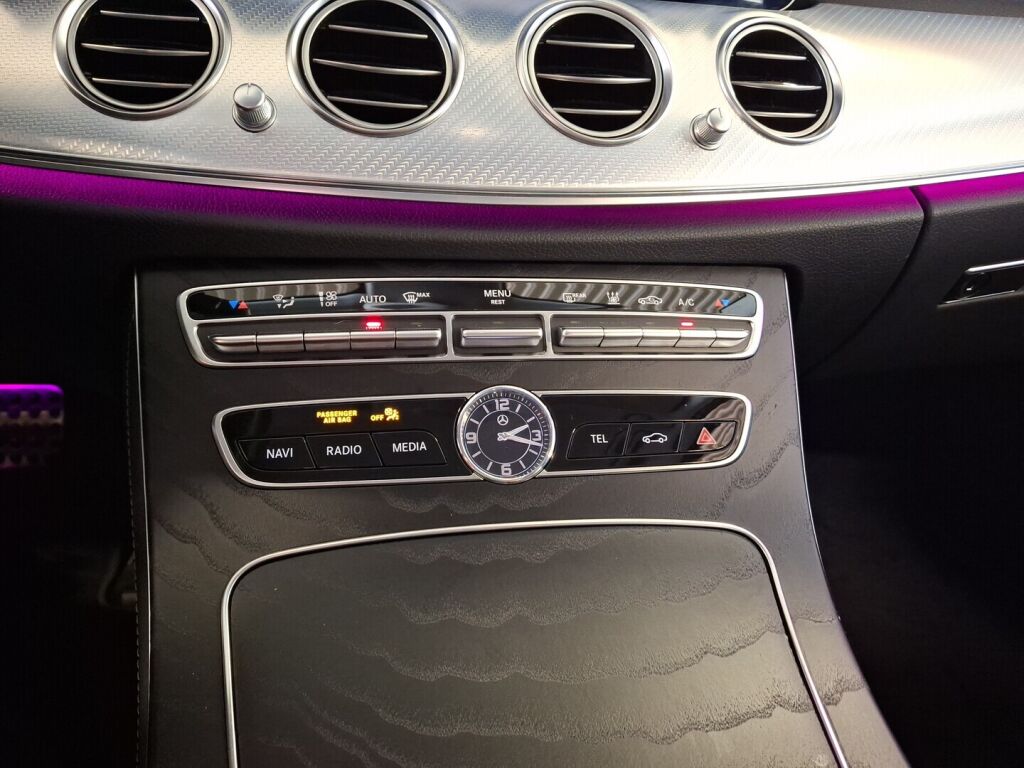 Mercedes-Benz E 2020 Musta