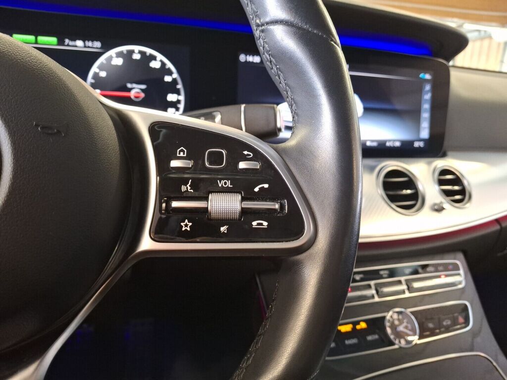 Mercedes-Benz E 2020 Musta