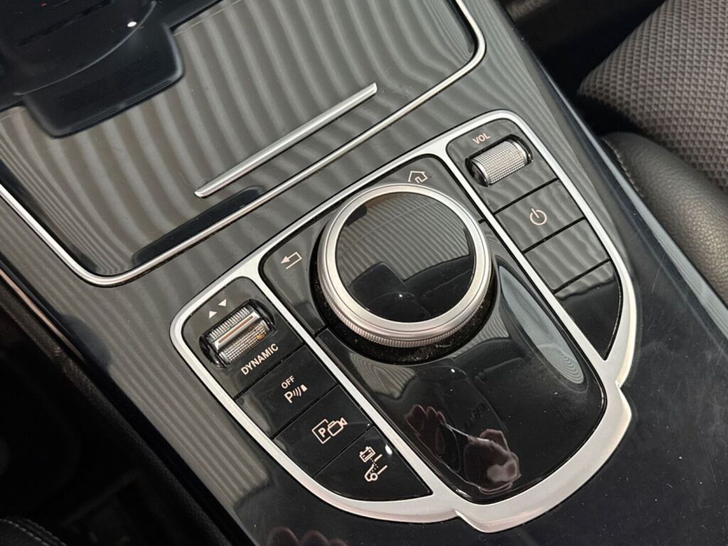 Mercedes-Benz C 2020 Valkoinen