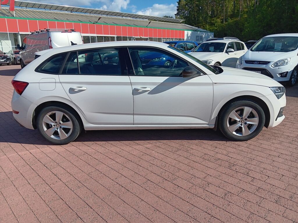 Skoda Scala 2019 Valkoinen