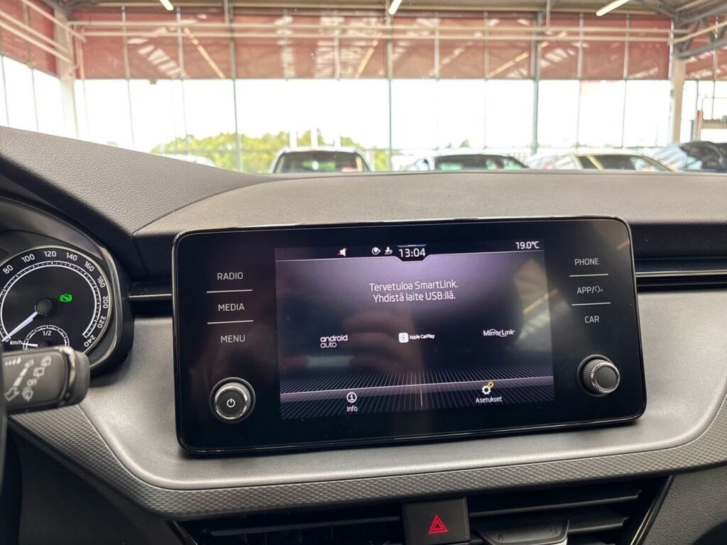 Skoda Scala 2019 Valkoinen