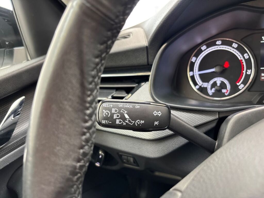 Skoda Scala 2019 Valkoinen