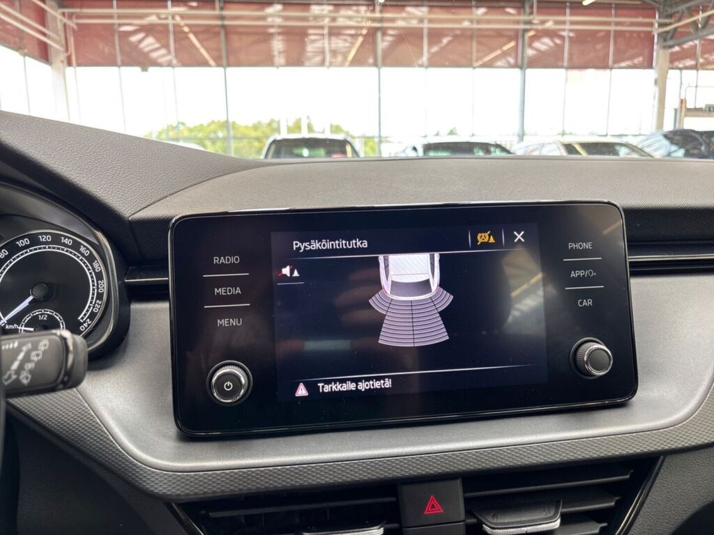 Skoda Scala 2019 Valkoinen