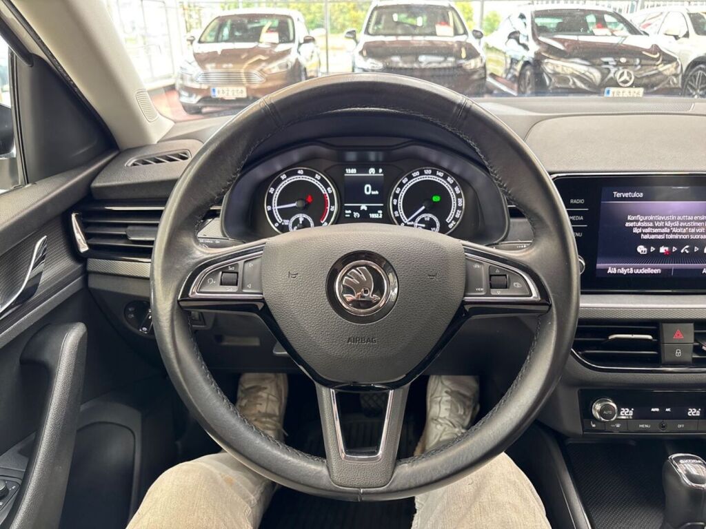 Skoda Scala 2019 Valkoinen