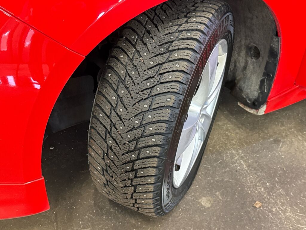 Ford Focus 2014 Punainen