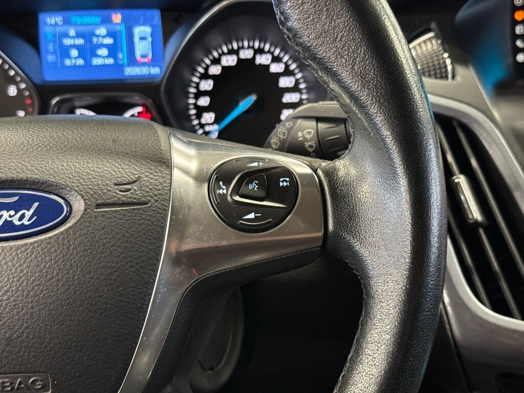 Ford Focus 2014 Punainen