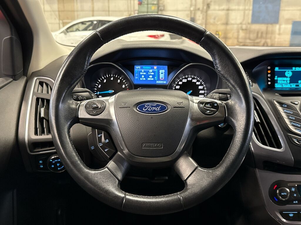 Ford Focus 2014 Punainen