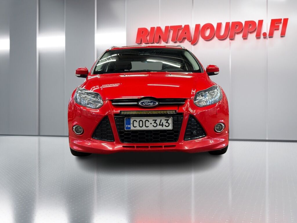 Ford Focus 2014 Punainen