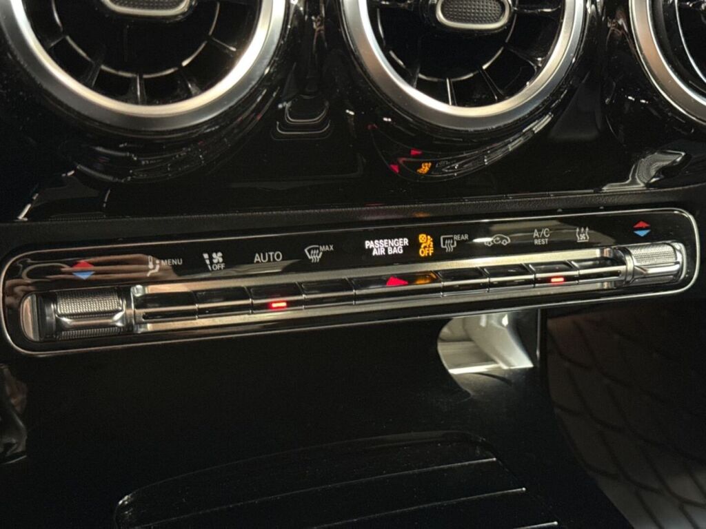 Mercedes-Benz CLA 2020 Musta