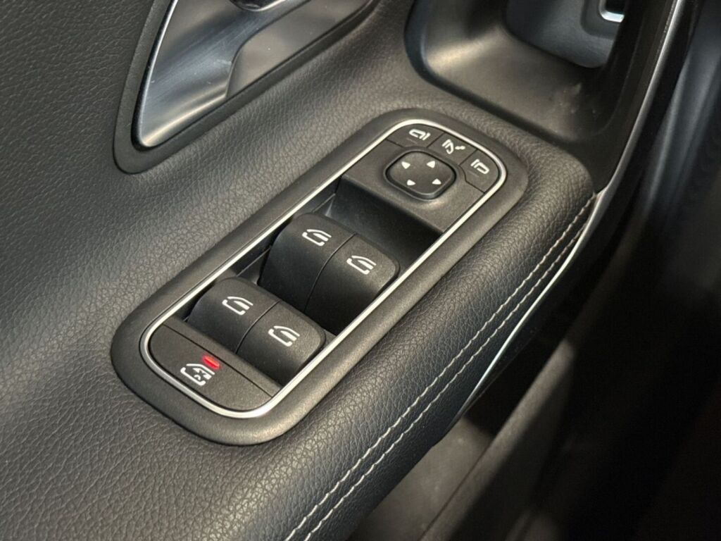 Mercedes-Benz CLA 2020 Musta