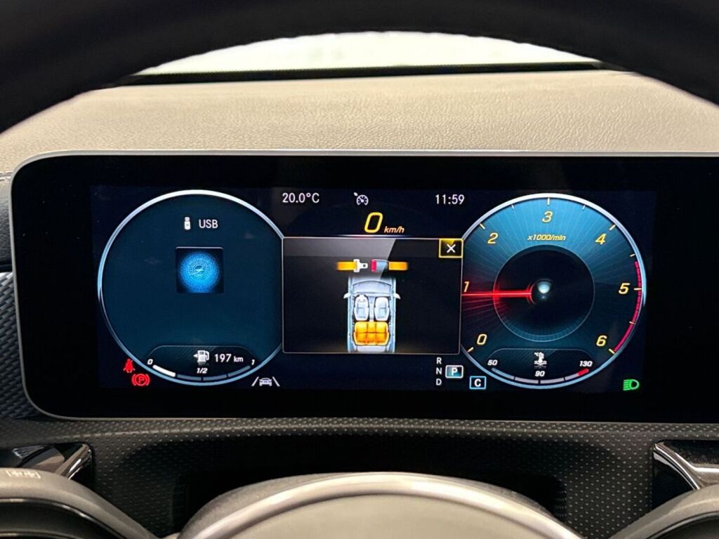 Mercedes-Benz CLA 2020 Musta