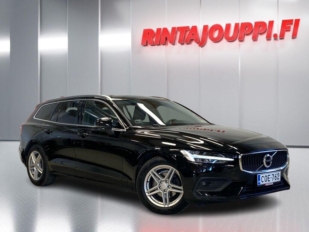 Volvo V60 2019 Musta