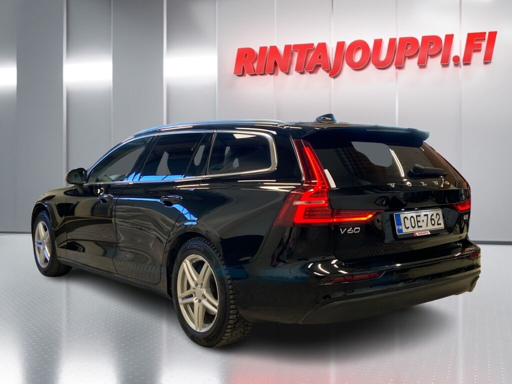 Volvo V60 2019 Musta