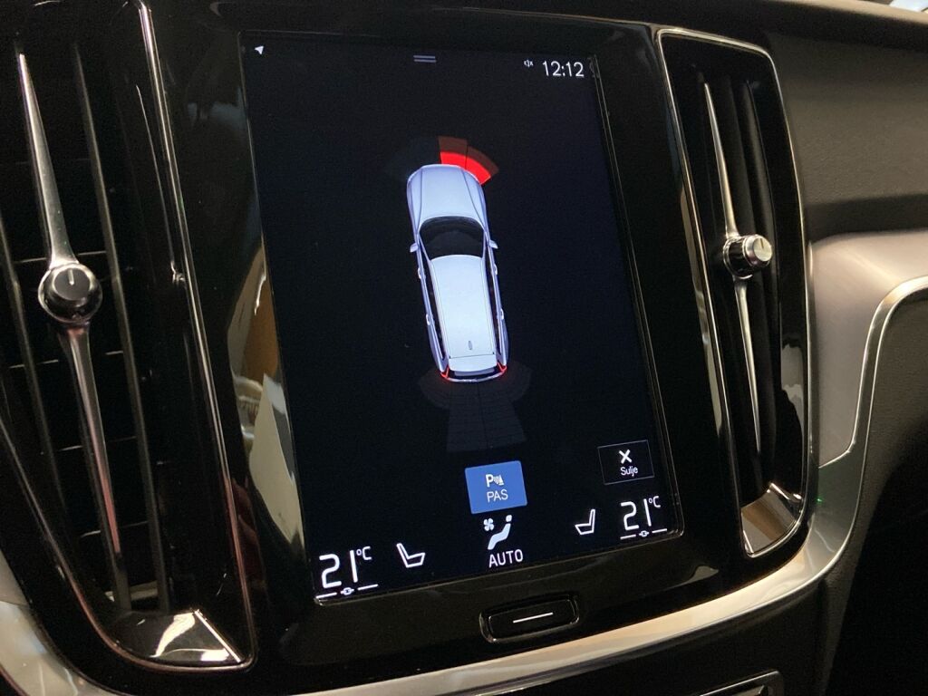 Volvo V60 2019 Musta