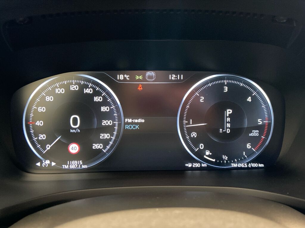 Volvo V60 2019 Musta