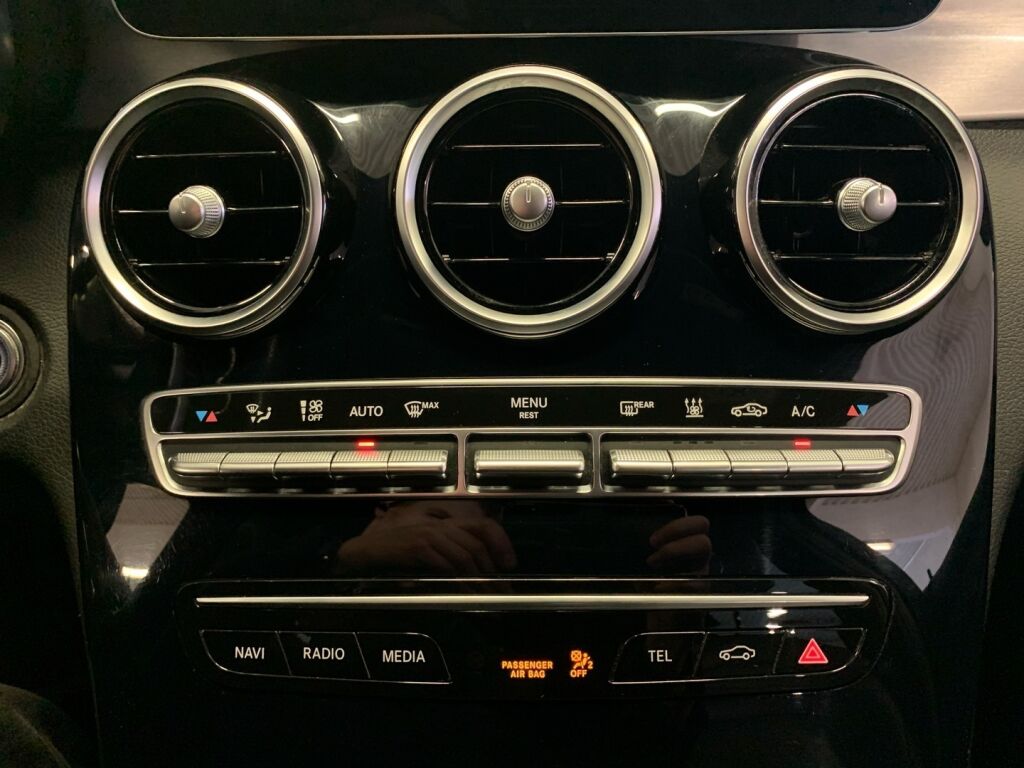 Mercedes-Benz C 2019 Harmaa