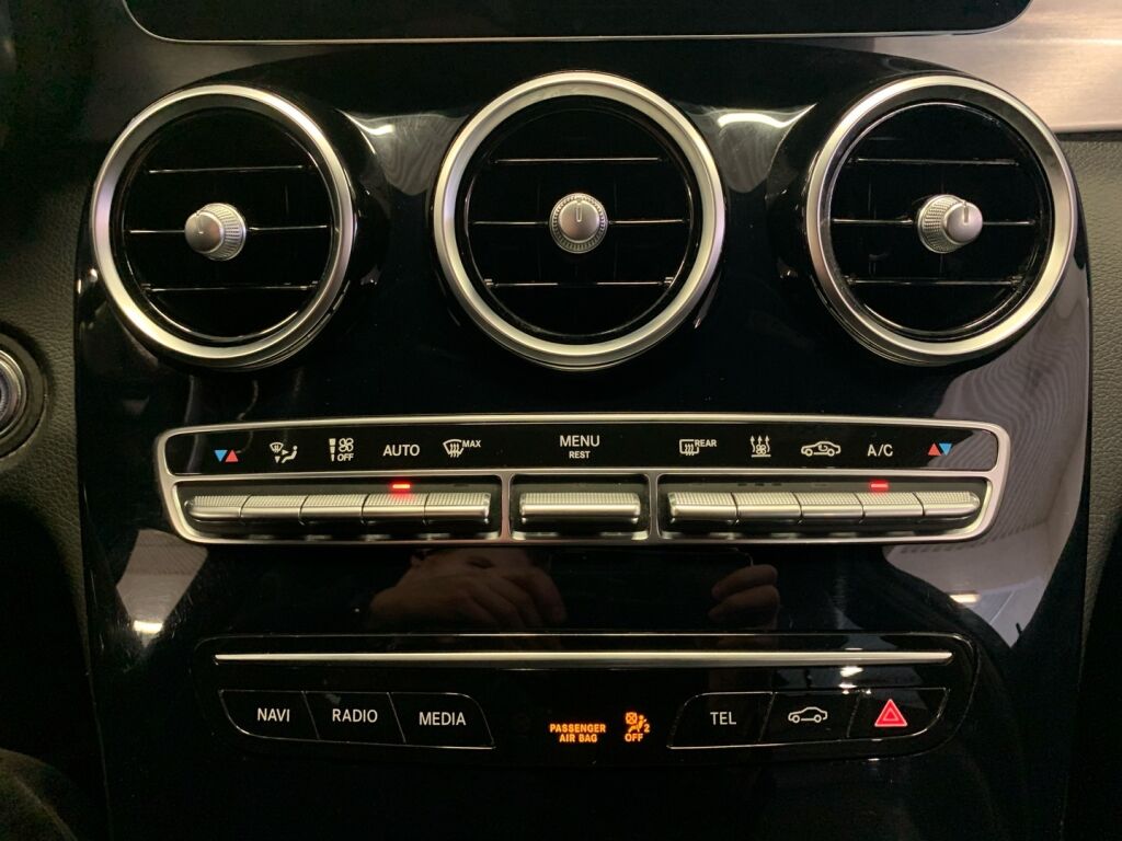 Mercedes-Benz C 2019 Harmaa