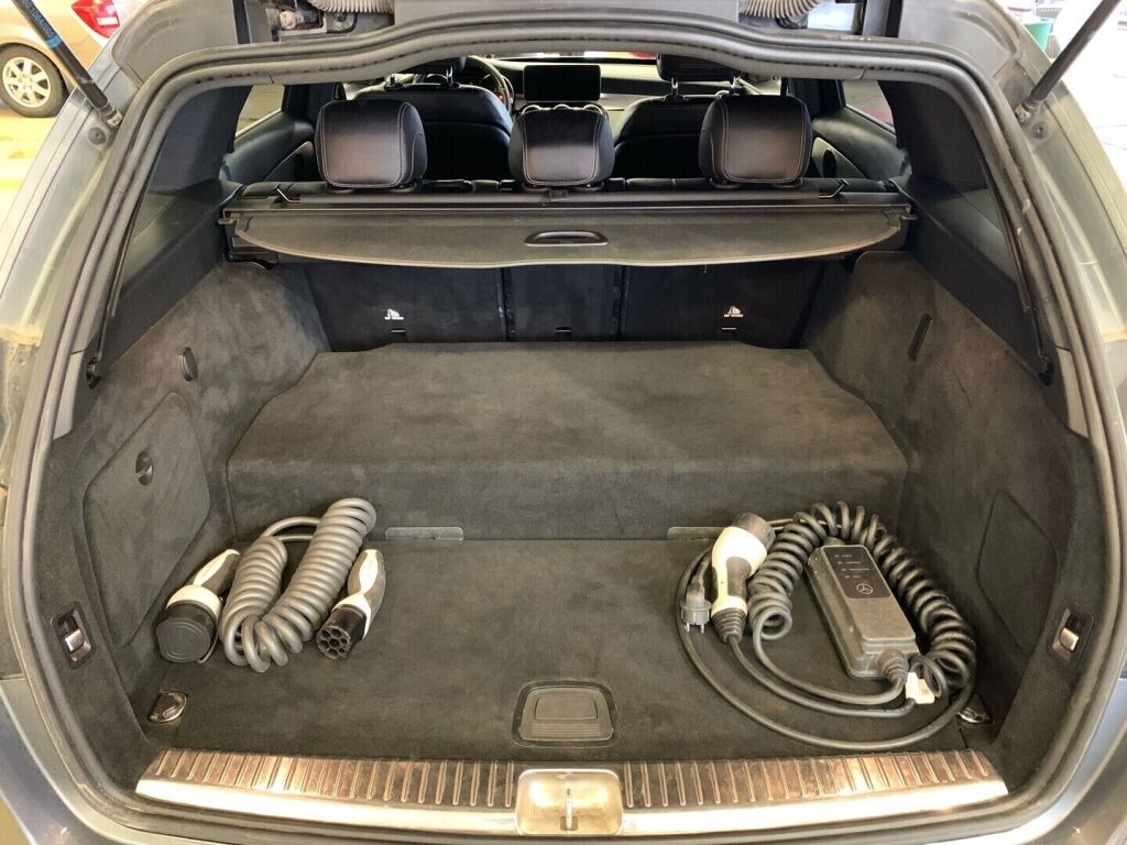 Mercedes-Benz C 2019 Harmaa