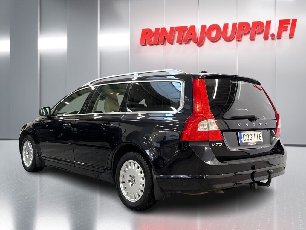 Volvo V70 2011 Musta