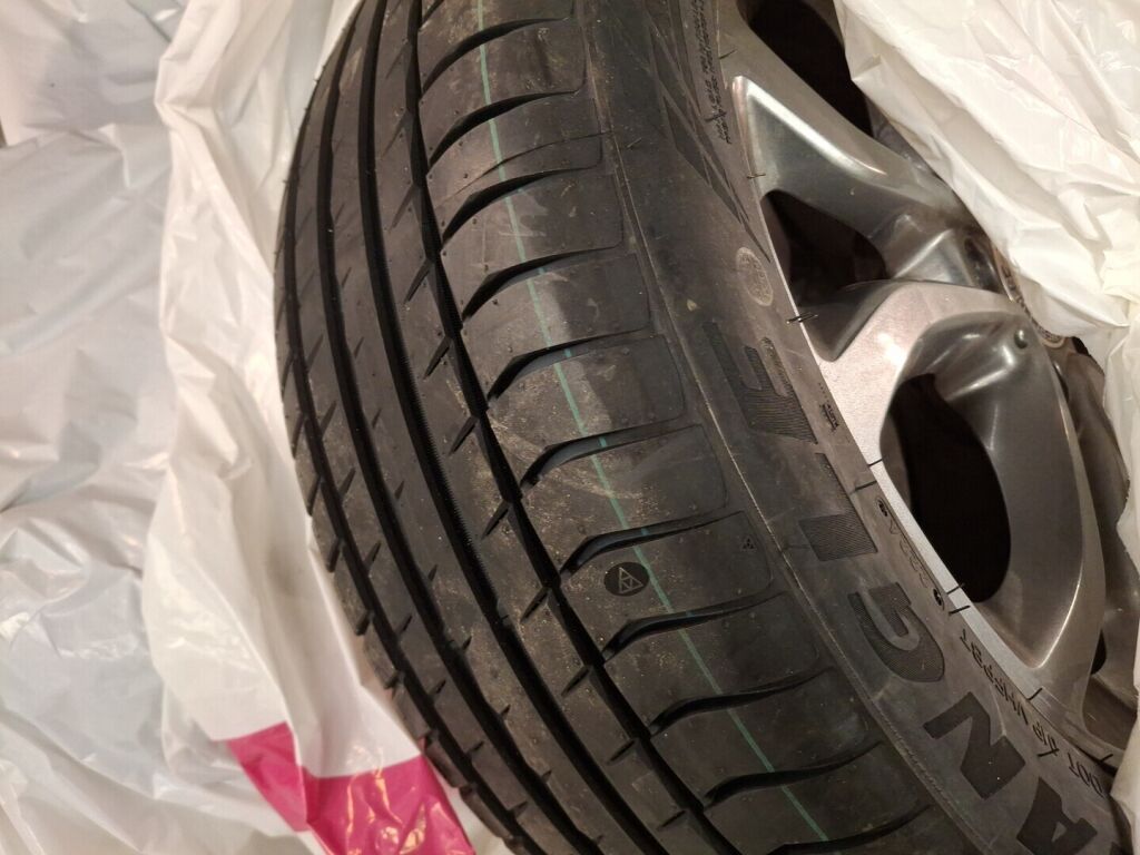 Mercedes-Benz C 2015 Harmaa