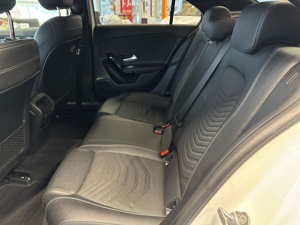 Mercedes-Benz A 2020 Valkoinen