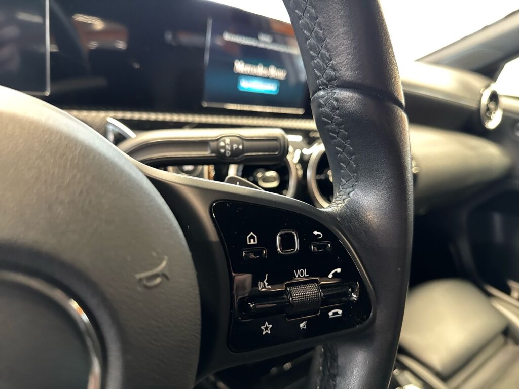 Mercedes-Benz A 2020 Valkoinen