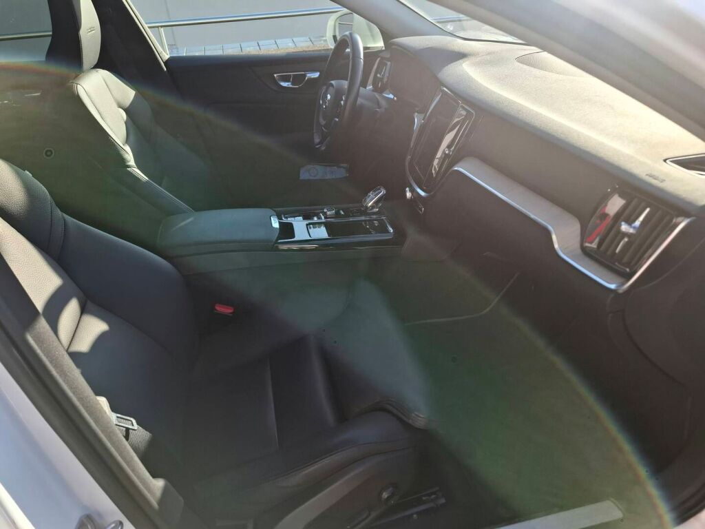 Volvo S60 2020 Valkoinen