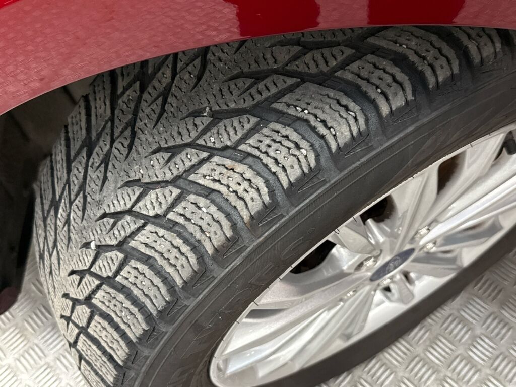 Ford Focus 2020 Punainen