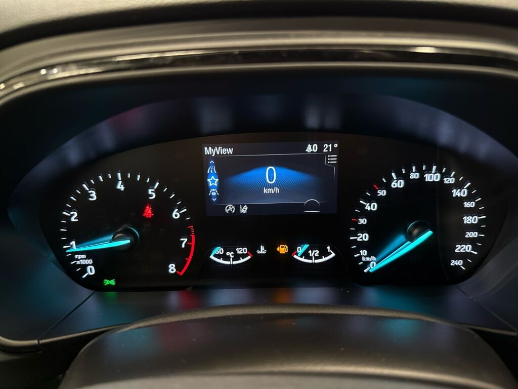 Ford Focus 2020 Punainen