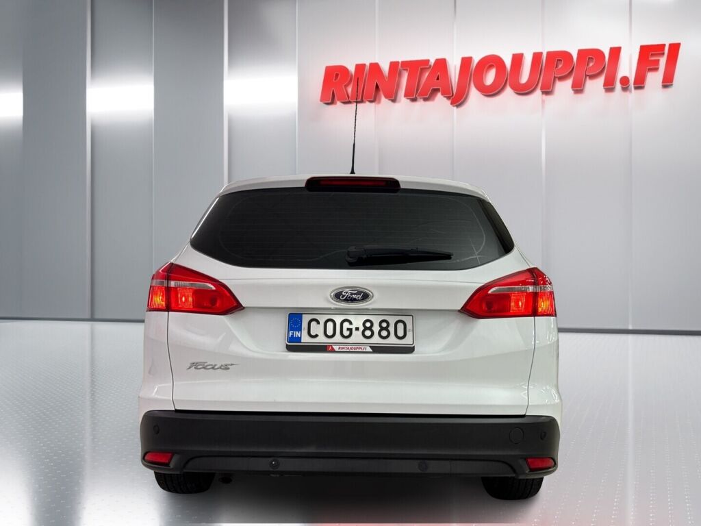 Ford Focus 2015 Valkoinen