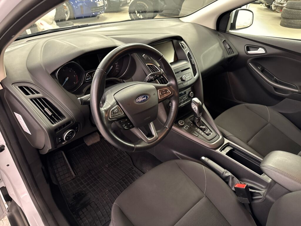 Ford Focus 2015 Valkoinen