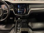 Volvo V60 2020 Musta