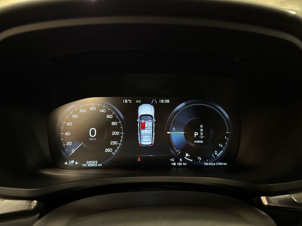 Volvo V60 2020 Musta