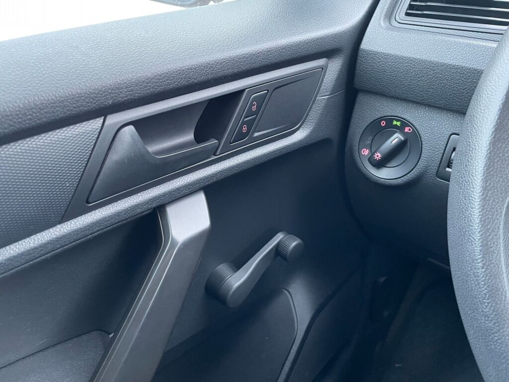 Volkswagen Caddy 2020 Punainen