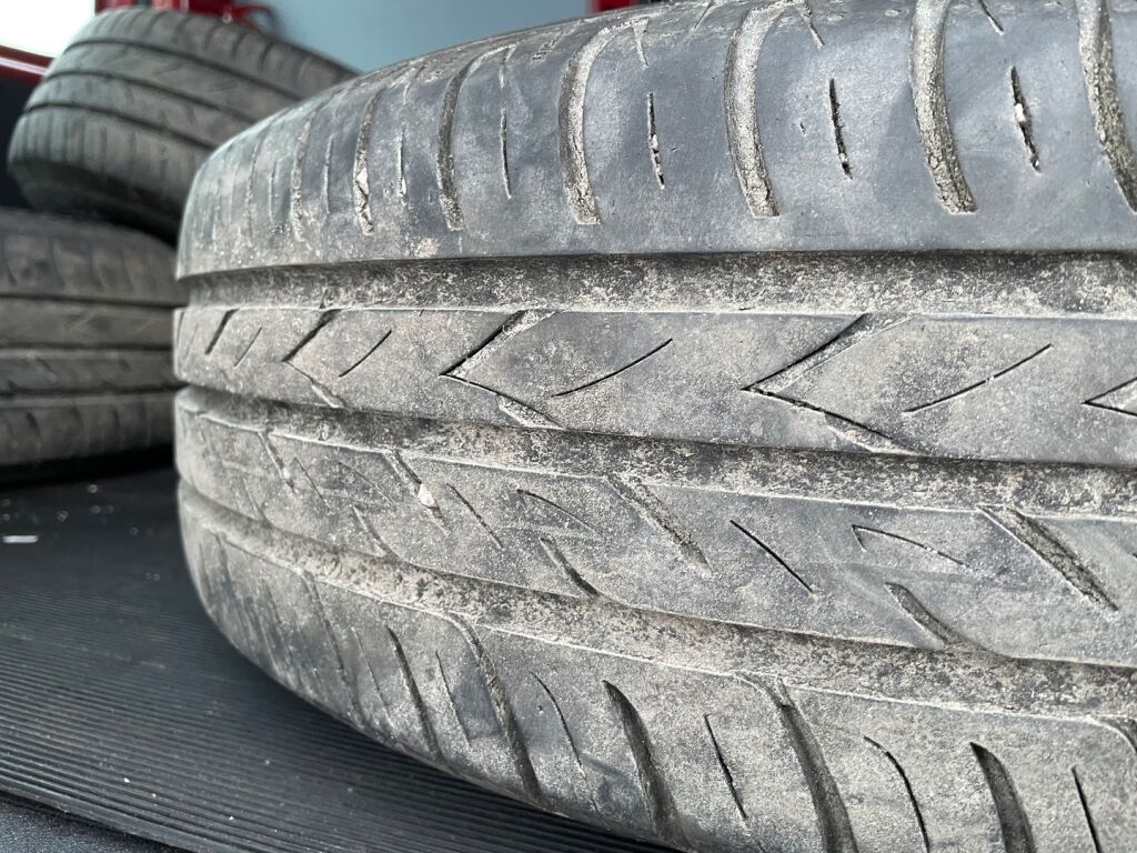 Volkswagen Caddy 2020 Punainen