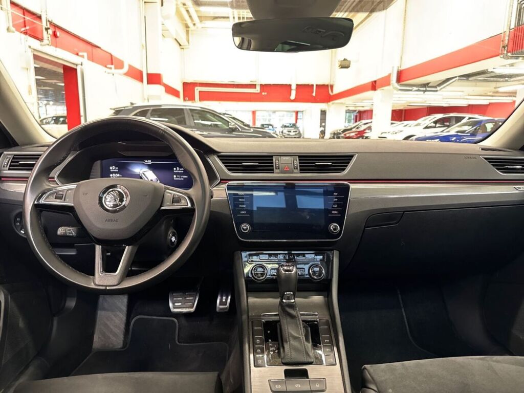 Skoda Superb 2020 Valkoinen