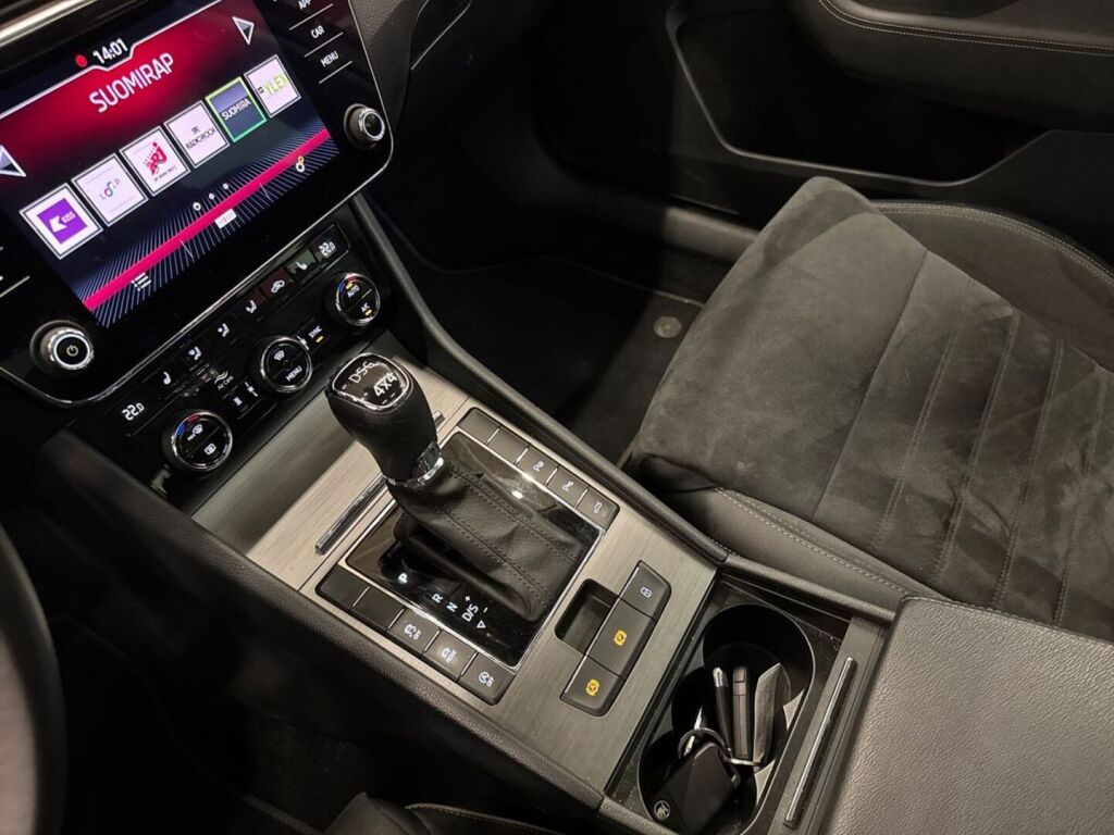 Skoda Superb 2020 Valkoinen