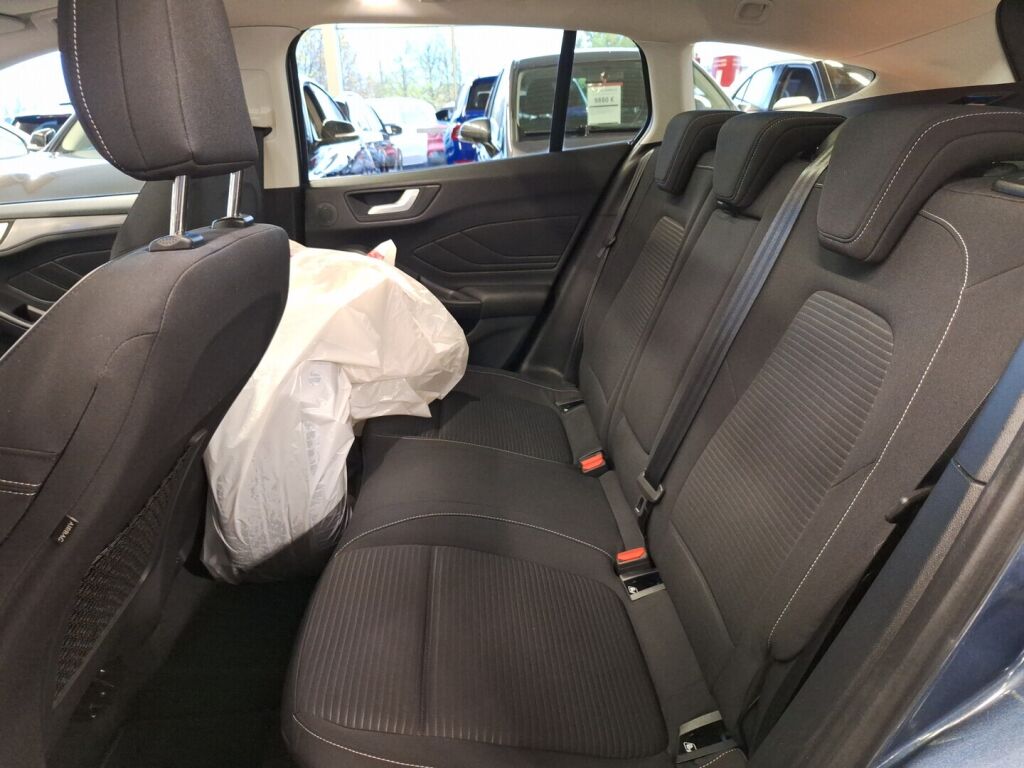Ford Focus 2019 Sininen