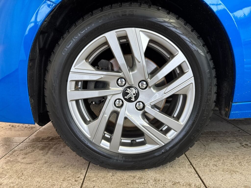 Peugeot 208 2020 Sininen