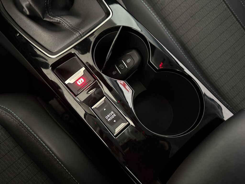 Peugeot 208 2020 Sininen