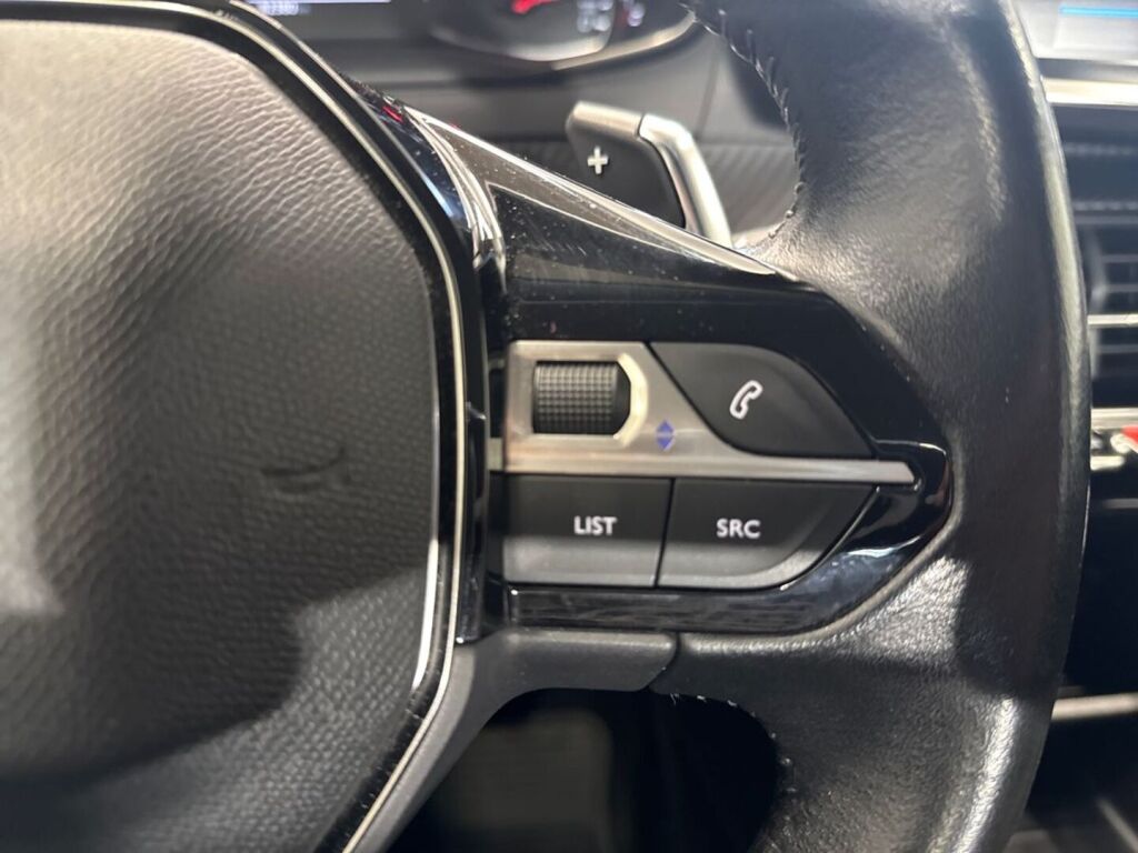 Peugeot 208 2020 Valkoinen
