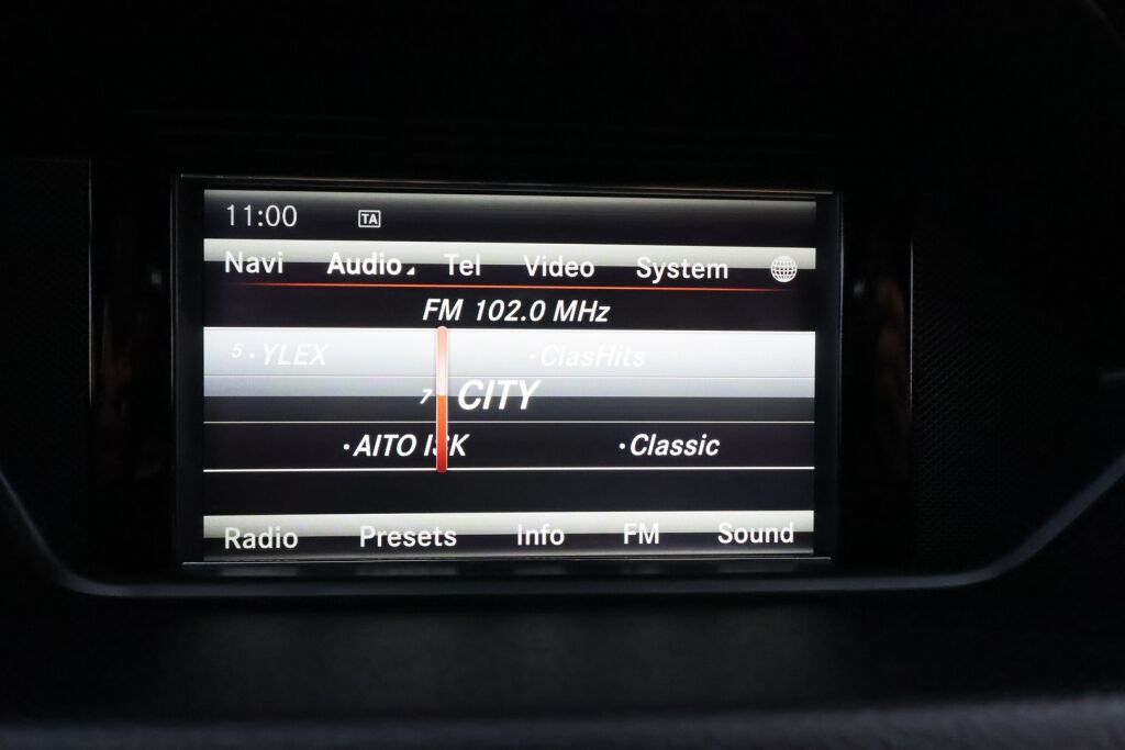 Mercedes-Benz E 2013 Musta