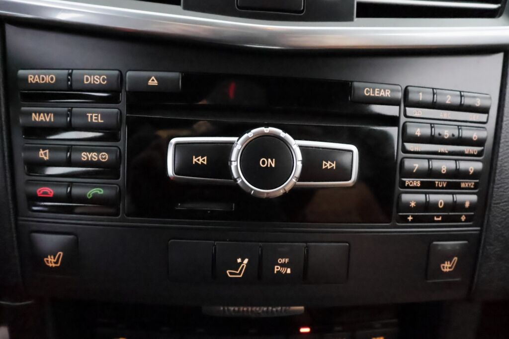 Mercedes-Benz E 2013 Musta